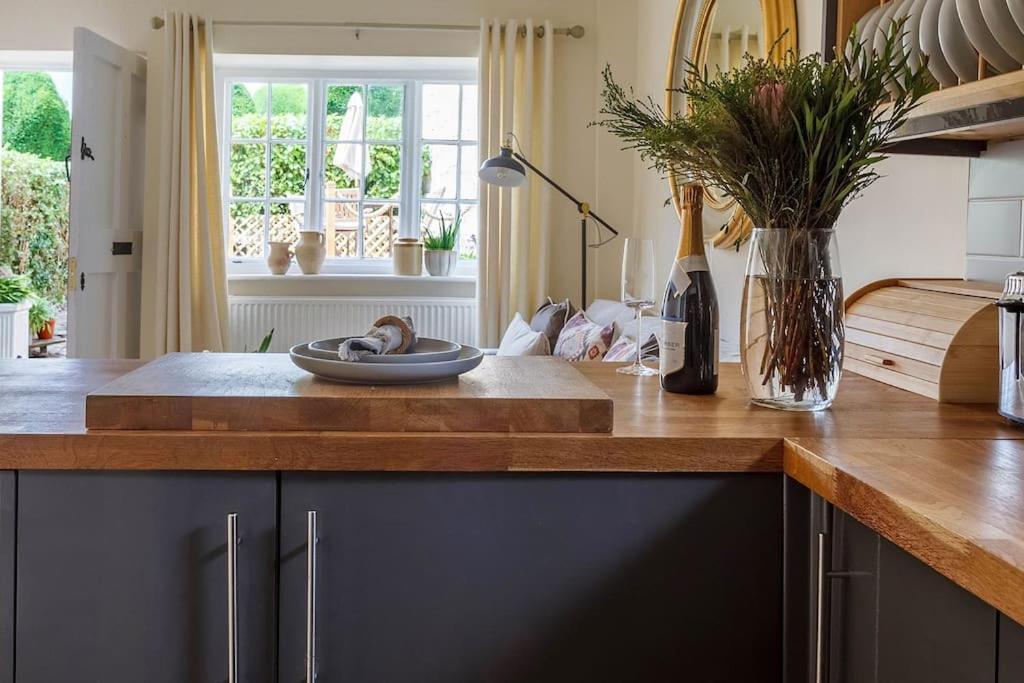Stylish Painswick Getaway Villa Eksteriør bilde